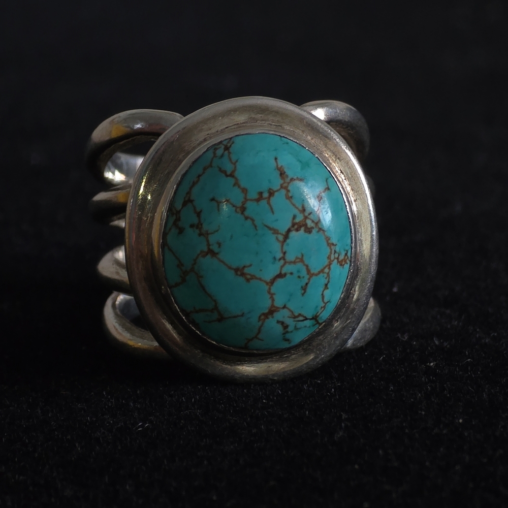 Vintage Turquoise and Graduated Sponge Coral 925 Beaded Necklace & Ring - Picture 7 of 15